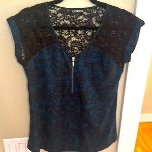 Expresses top size small